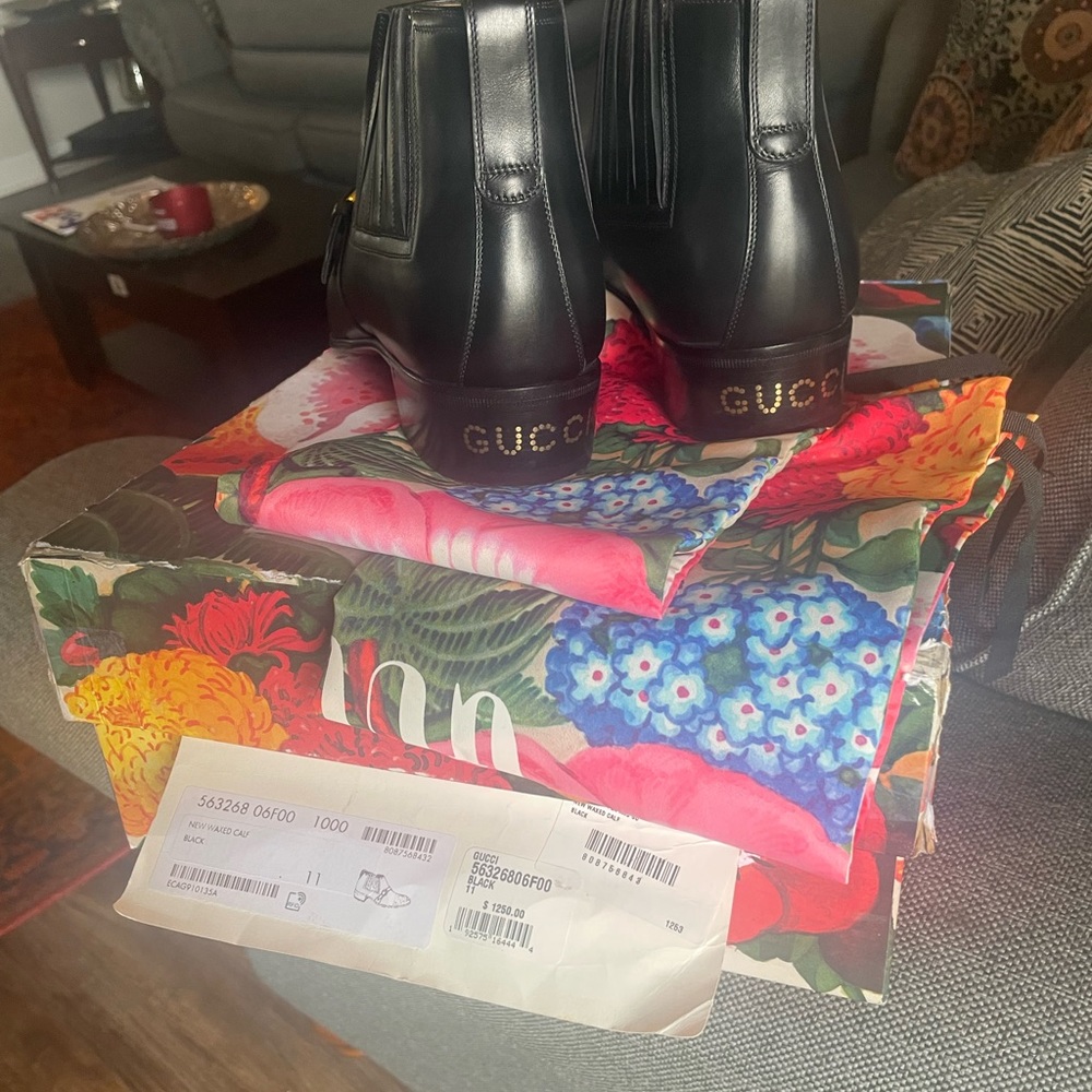 Gucci worsh black leather Chelsea ankle boots - Picture 3 of 6